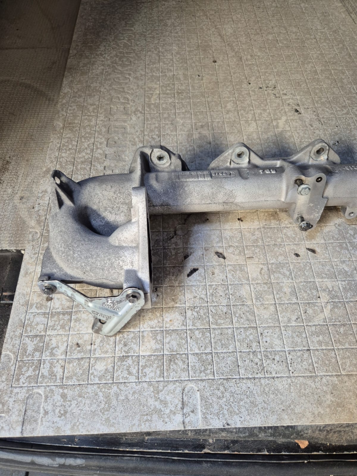 Engine Manifold — Carbon & Grease Removal — after laser cleaning